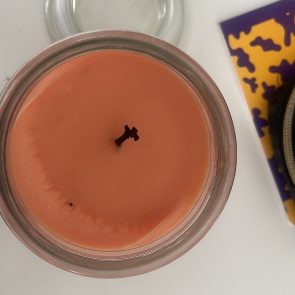 Vanilla Peach Tea Candle 17oz - Picture 3 of 4